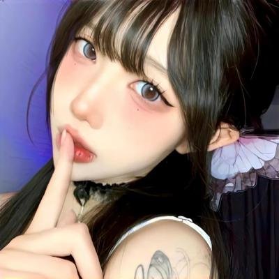 三个摩登女性